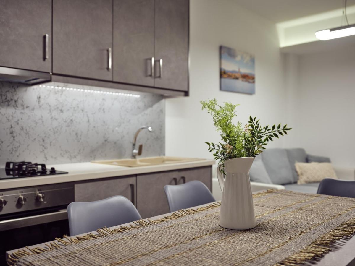 Dareia Suites Plános Екстериор снимка