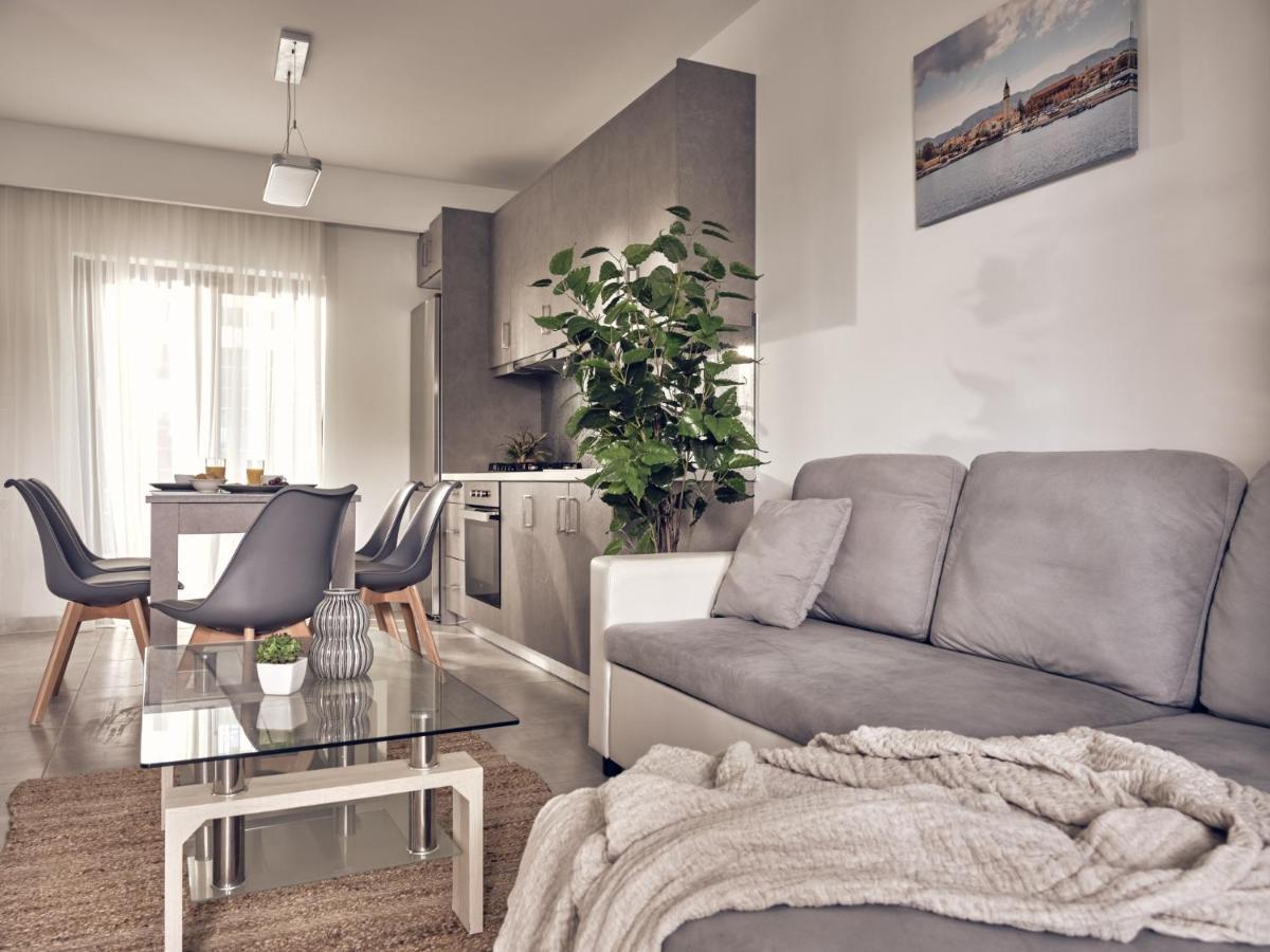 Dareia Suites Plános Екстериор снимка